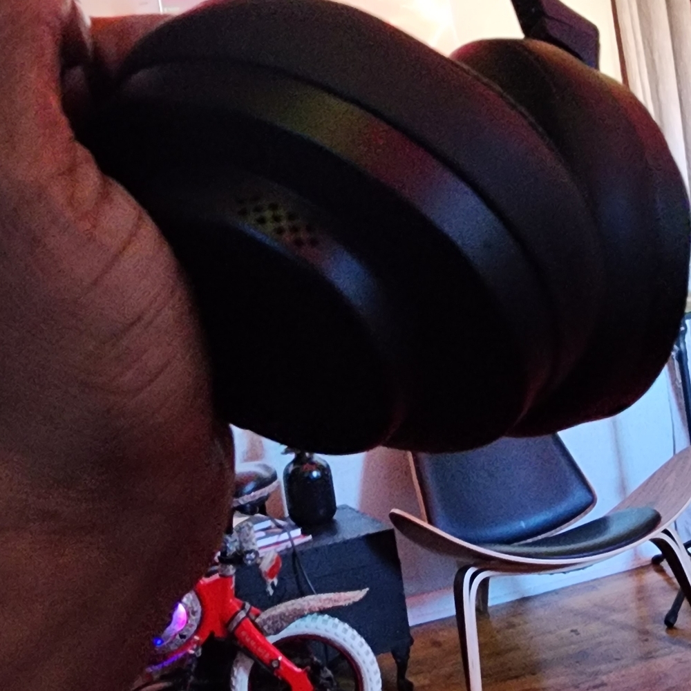 Shure AONIC 50 Gen 2 Wireless Noise Cancelling Headphones - Picture 8 of 9